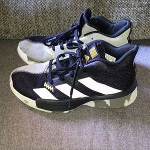 ADDIDAS Pro Next 2019 Basketball Shoe little kids black&gray w/camo soles SZ 1